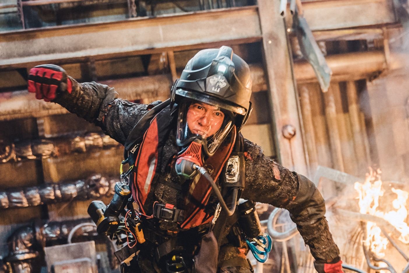 丁真第一次看的电影是《紧急救援》，这部电影讲述了一个怎样的故事？