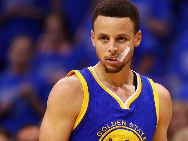 库里成为历史第六人，他在NBA生涯中取得过哪些好成绩？