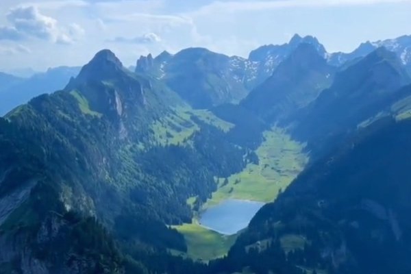 我生来本就是高山而非溪流