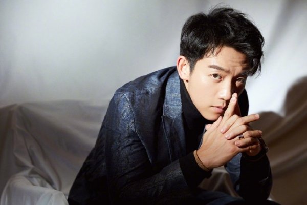 郑恺苗苗现身医院，下飞机直奔妇产科的她究竟怎么了？