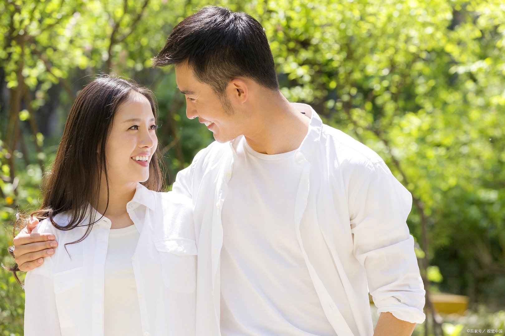 为什么男人找老婆喜欢找大的女人