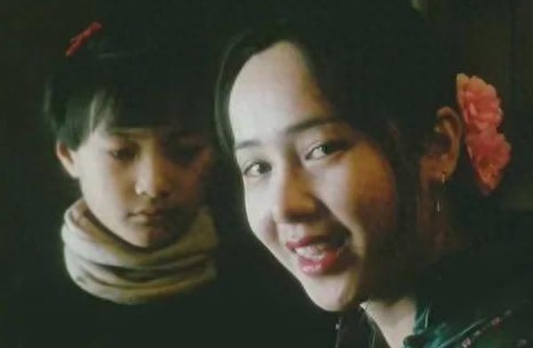 一龙二凤岳女共夫的历史背景