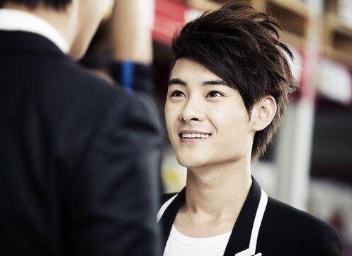 璀璨人生小伟的结局