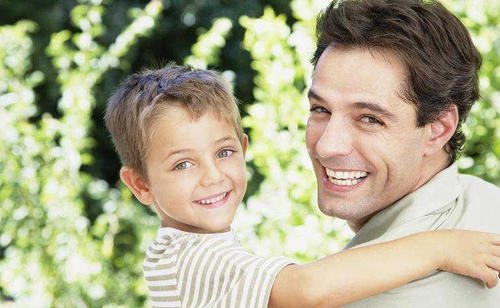 “叫爸爸”用英语怎么说?