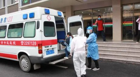 四川一男孩16楼坠下大难不死，这名男孩是如何幸免于难的？