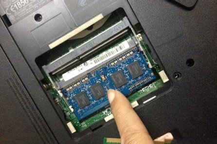 戴尔 Inspiron 1464 如何配置内存条，