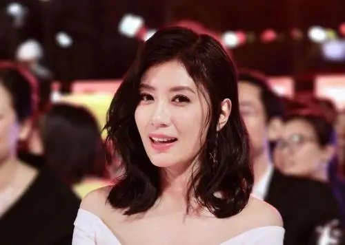 贾静雯出道之后都和哪些男星或者女星拍过电影？