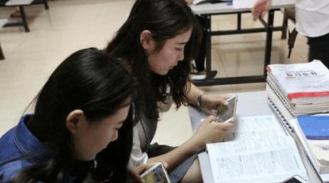 女大学生在公交车上被“猥亵”，女孩：太猥琐，摸完我又去摸别人！如何看？