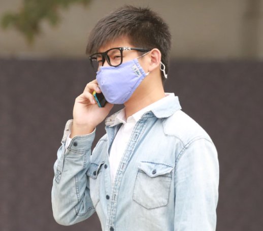 上海街头出现市民聚集聊天的现象，专家提出了怎样的个人防护建议？