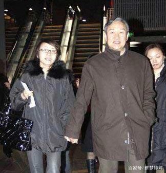 隐藏几十年，宋丹丹老公原来是他，怪不得看不起潘石屹盖得房子，为什么呢？