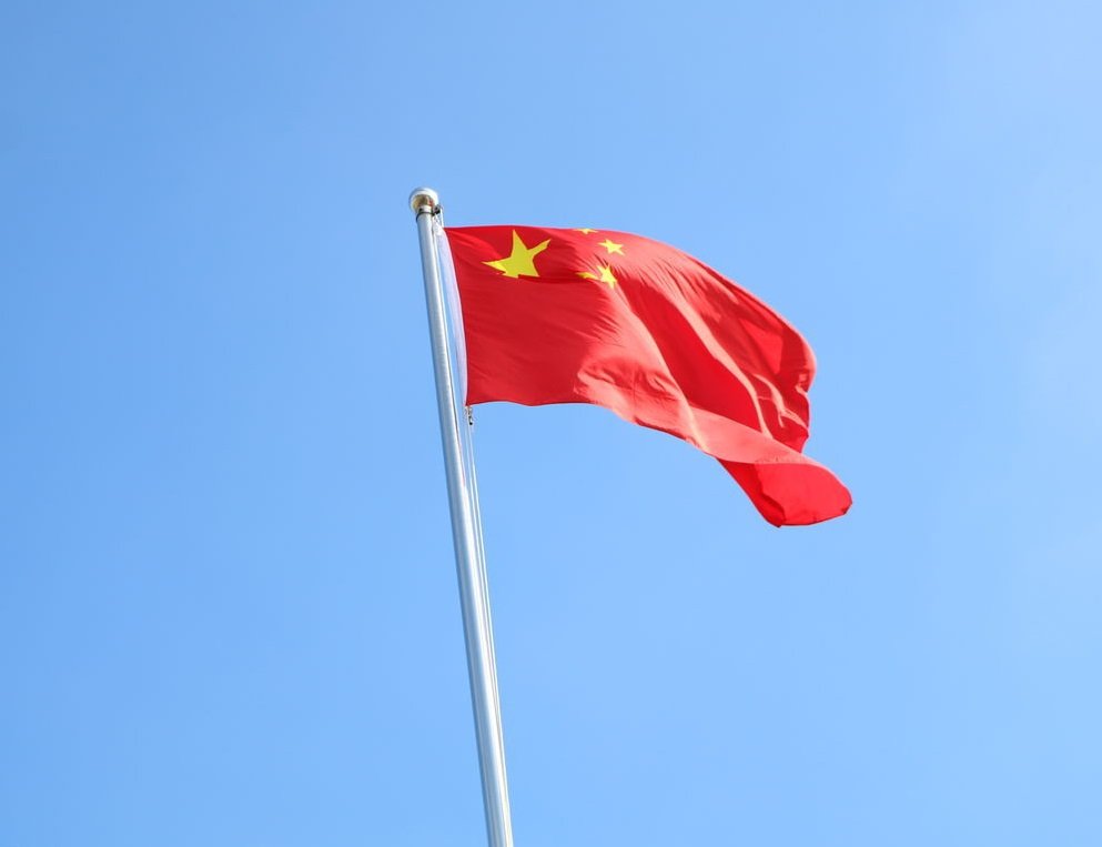 用形容词修饰国旗的词语有哪些？