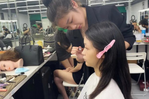 化妆美容学校排名前十名