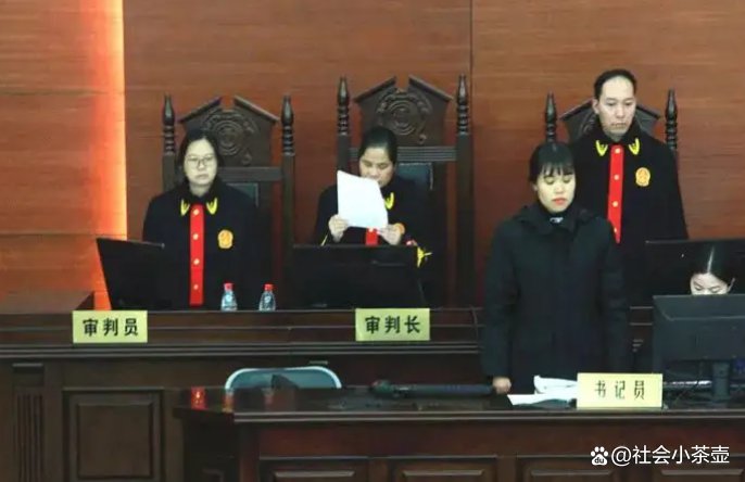 贵州一男子离婚后三年内多次性侵自己的八岁亲生女儿