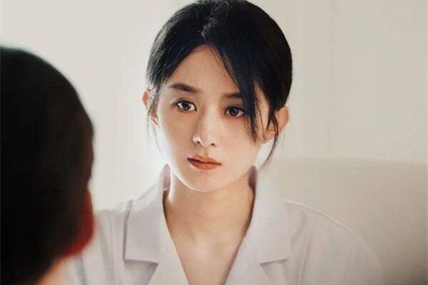 《谁是凶手》中赵丽颖和董子健吵红了眼,你如何看待这段剧情?