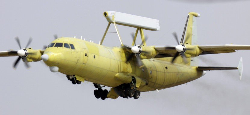 江建曾的家庭背景