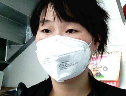 上海街头出现市民聚集聊天的现象，专家提出了怎样的个人防护建议？