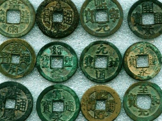 12岁男孩收藏5000枚古钱币，如何鉴别真假古钱币？