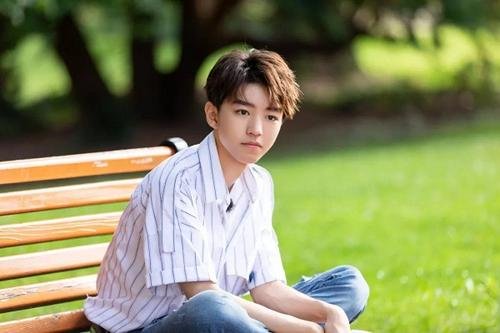 王俊凯送粉丝礼物是出于怎样的初衷呢?