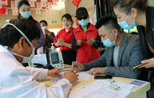 江西九江一大叔14年献了110斤血液,他身上的哪些精神值得我们敬佩?