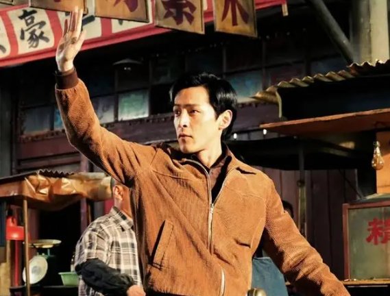 繁花阿宝和a先生什么关系