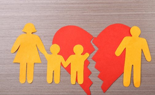 被陌生女子扔下楼男童家属发声,嫌疑人的作案动机是什么?