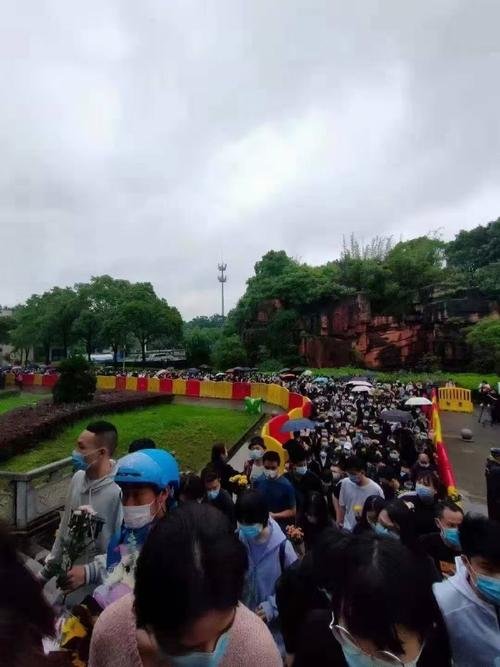 长沙的鲜花外卖单暴涨,这是因为什么事?