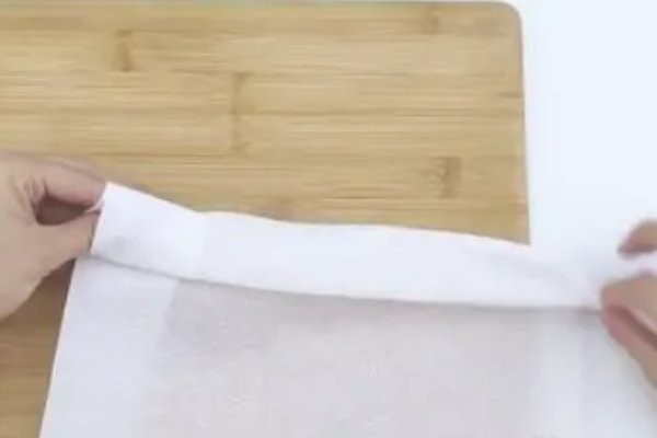 餐巾纸怎么折花