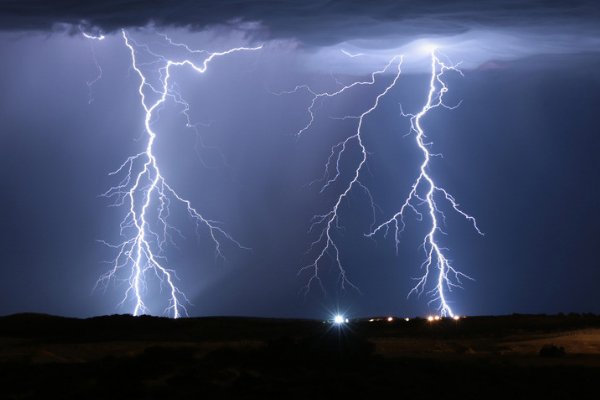 人工降雨时会有打雷吗？