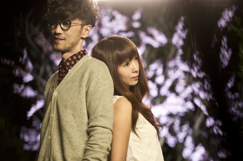 你知道周传雄的老婆是谁吗？