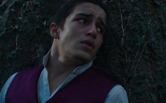 一部鬼片，那里面的女孩子是阴阳眼，她们到一个岛上去拍片。结果碰到了僵尸王