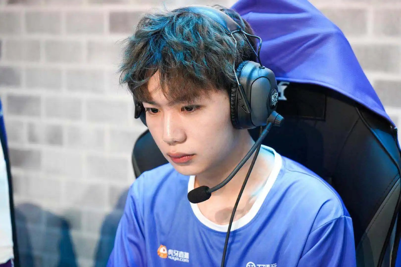 九尾干将莫邪精准命中,闪现出击单杀嬴政可!如何点评九尾的操作?