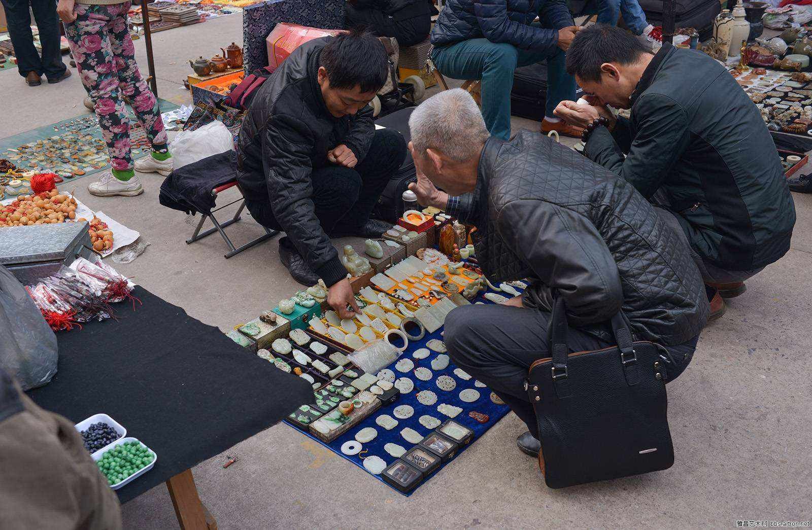 12岁男孩收藏5000枚古钱币，如何鉴别真假古钱币？