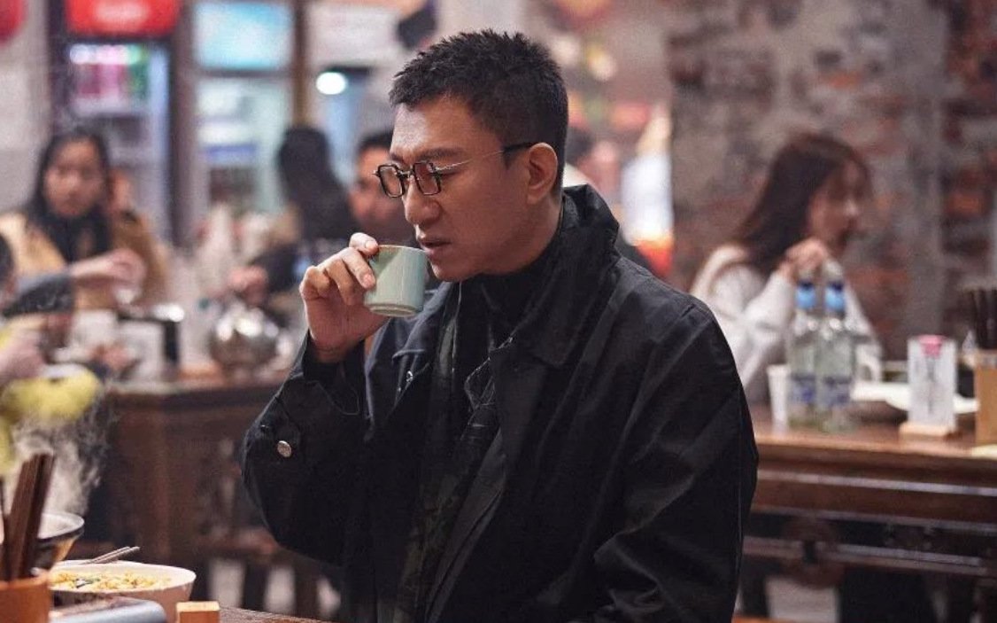 《扫黑风暴》：孙兴坏归坏，但为什么要让徐英子咬住大理石茶几呢