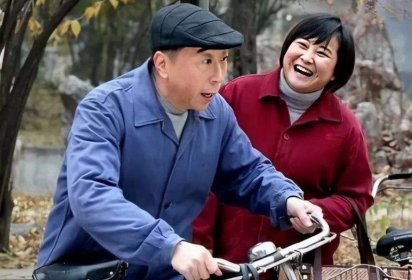 师傅冯巩过生日,徒弟贾玲却忙着追星,这对师徒为何会闹翻?