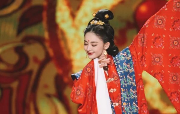 迪丽热巴的全名是什么?