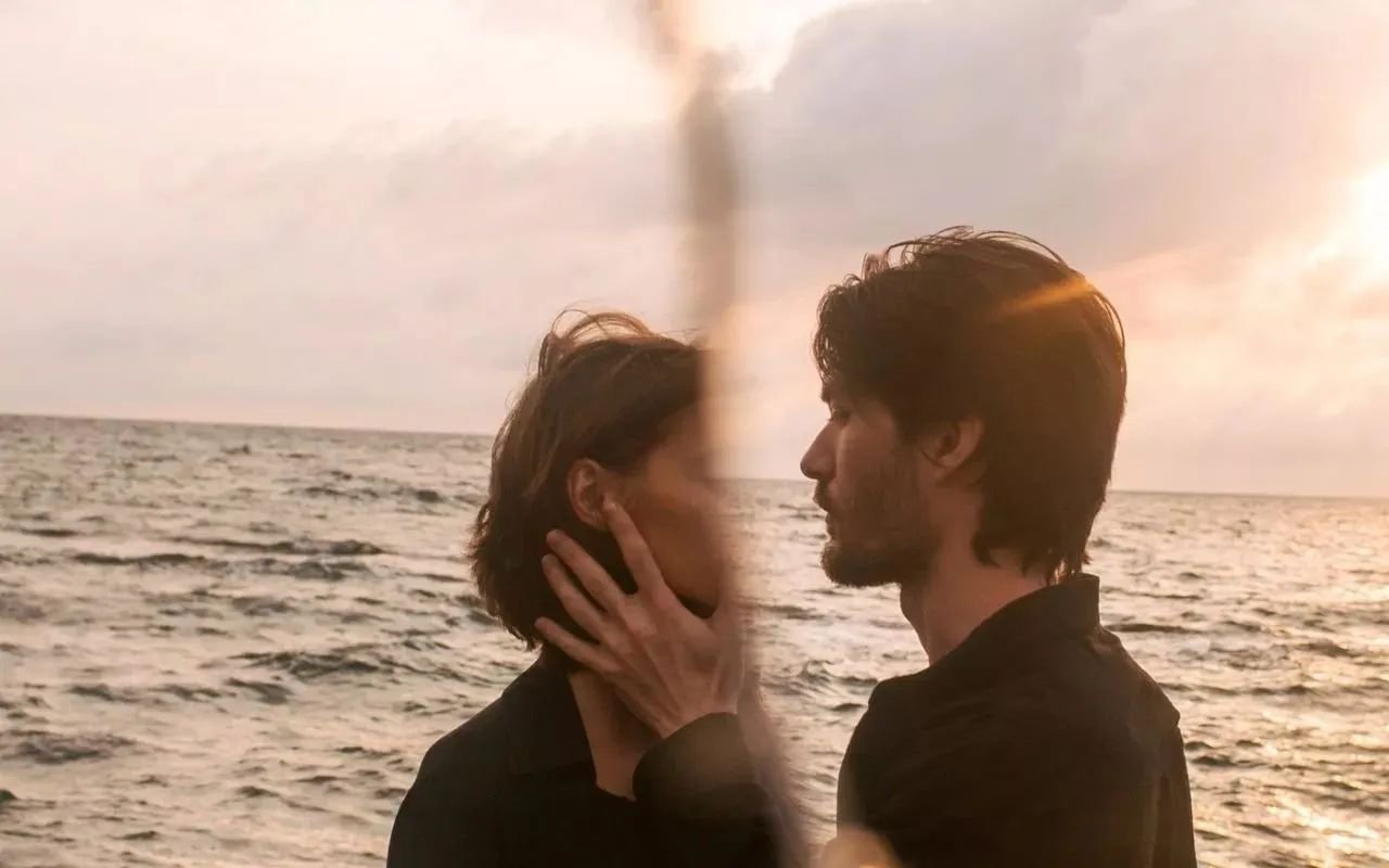 和前男友分手很多年了,可我一直都忘不了他,我该怎么办?