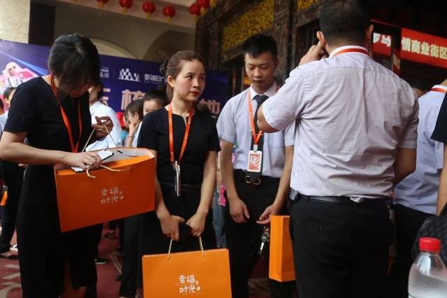 多地提高节日福利，对此你怎么看？