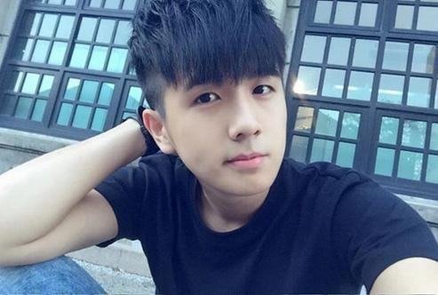 什么叫纯情小男生