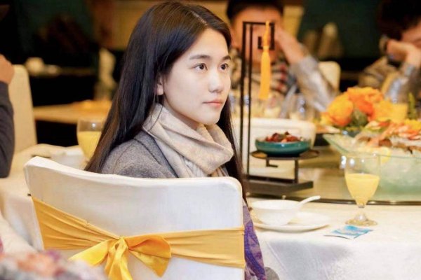 17岁成都女孩被牛津大学录取!为何有钱人家的孩子会更加优秀呢?