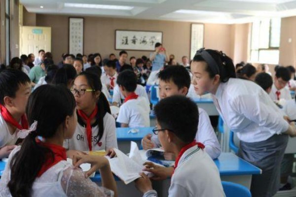 三嘿和土地的作者介绍