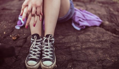 女大学生在公交车上被“猥亵”，女孩：太猥琐，摸完我又去摸别人！如何看？