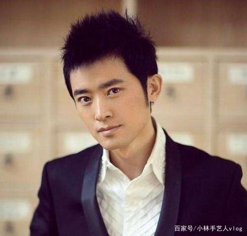 当年的上戏三剑客陆毅最火，任泉身价亿万，刘晓虎怎样了？