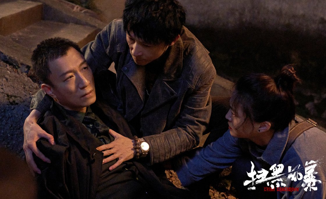 《扫黑风暴》：孙兴坏归坏，但为什么要让徐英子咬住大理石茶几呢