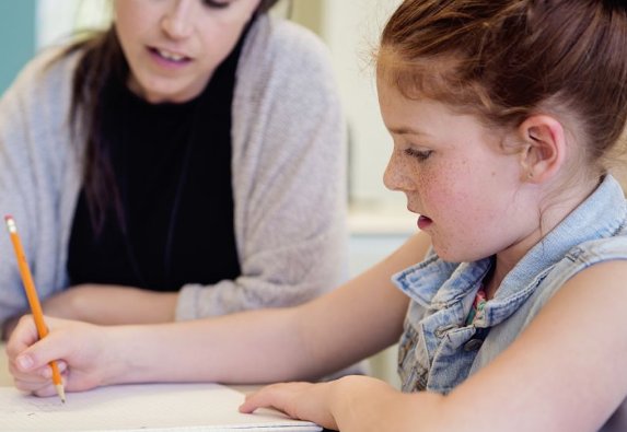 一百加一笔是什么字?