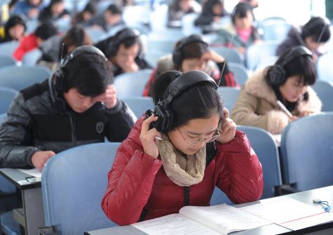 成人英语三级考试都考什么内容？