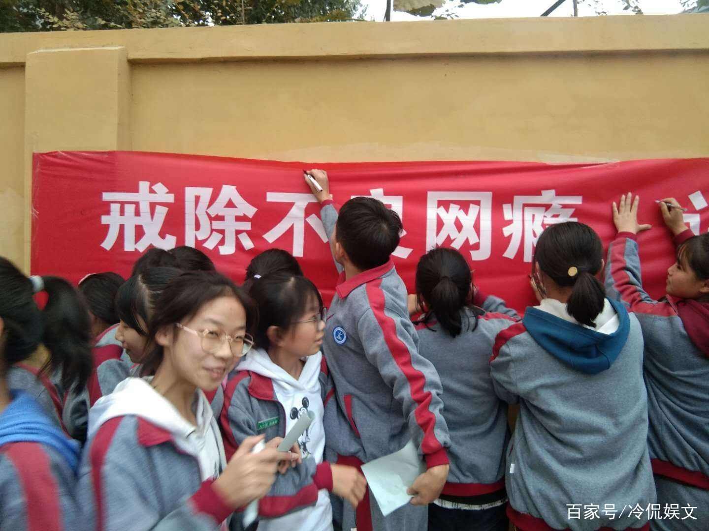 大衣哥朱之文为什么对儿子的态度前后判若两人？网友：错怪亚男了，咋回事？