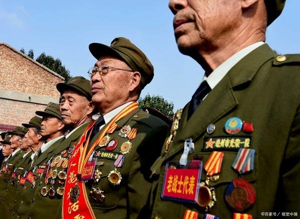 军长退休工资多少？