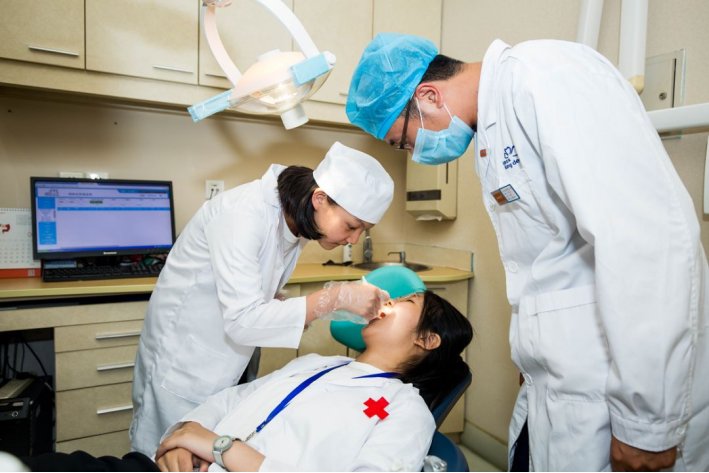 口腔助理医师考试报名条件