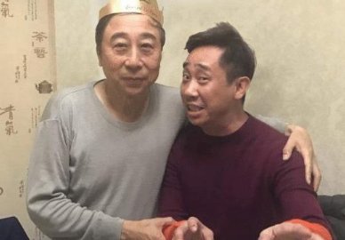 师傅冯巩过生日,徒弟贾玲却忙着追星,这对师徒为何会闹翻?