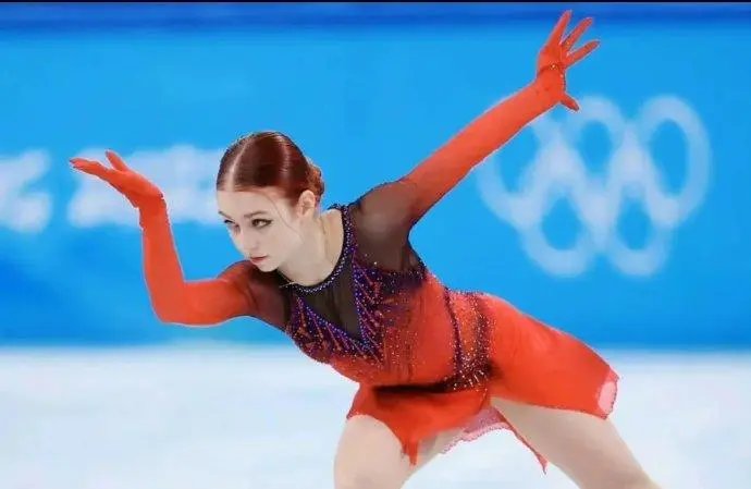 特鲁索娃赛后痛哭愤然疾走，教练拉不住，她究竟遭遇了什么？